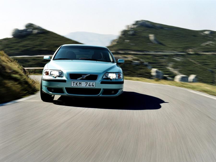  Volvo S60 R 2004 года  (фото 11 из 30)